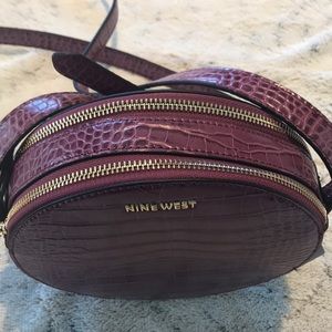 Nine West  - round-about-circle-crossbody 💜